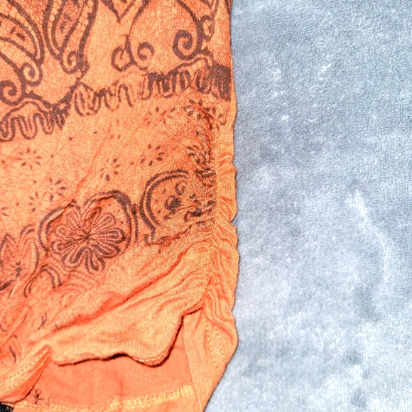 Orange flower shirt - Picture 3 of 4